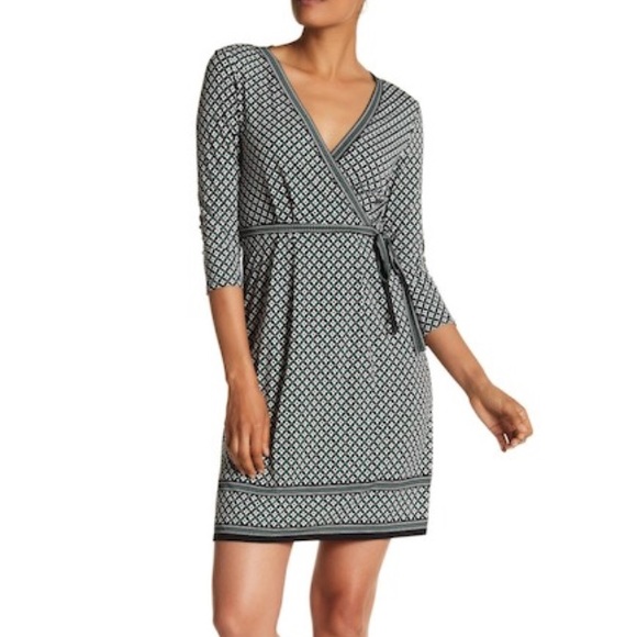 Max Studio Dresses & Skirts - Max Studio printed long sleeve jersey dress